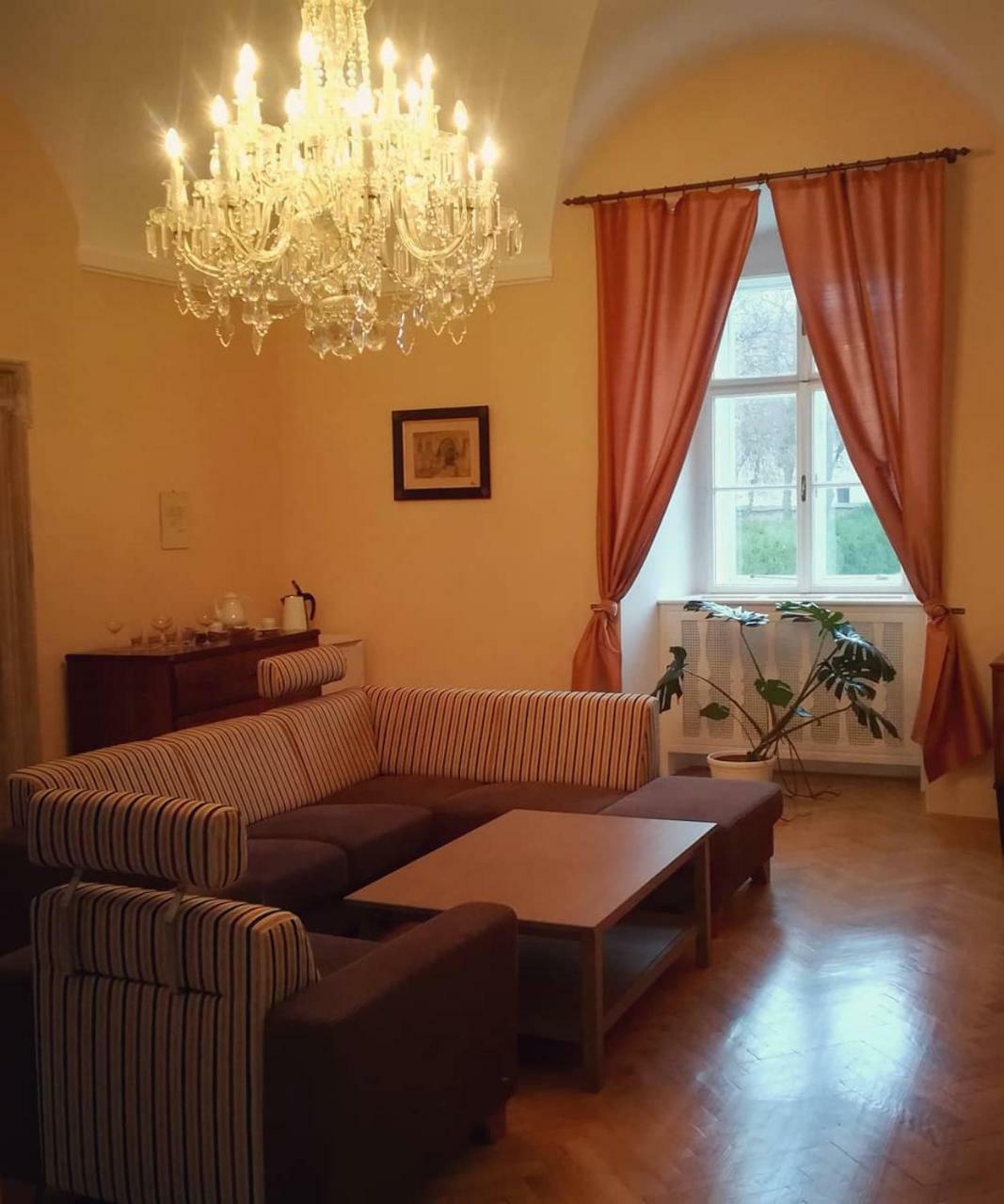 Zamek Nové Město nad Metují المظهر الخارجي الصورة